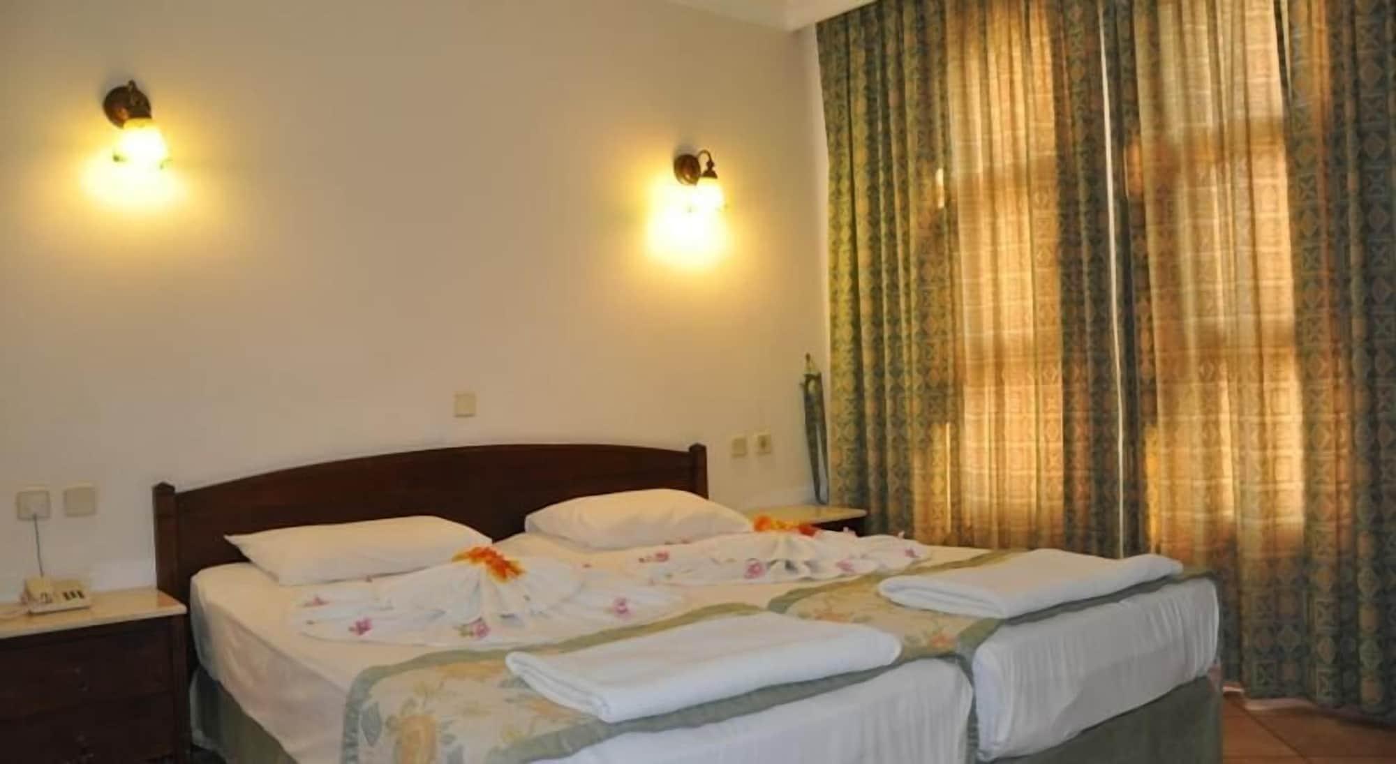 Club Turquoise Apart Marmaris Exterior photo
